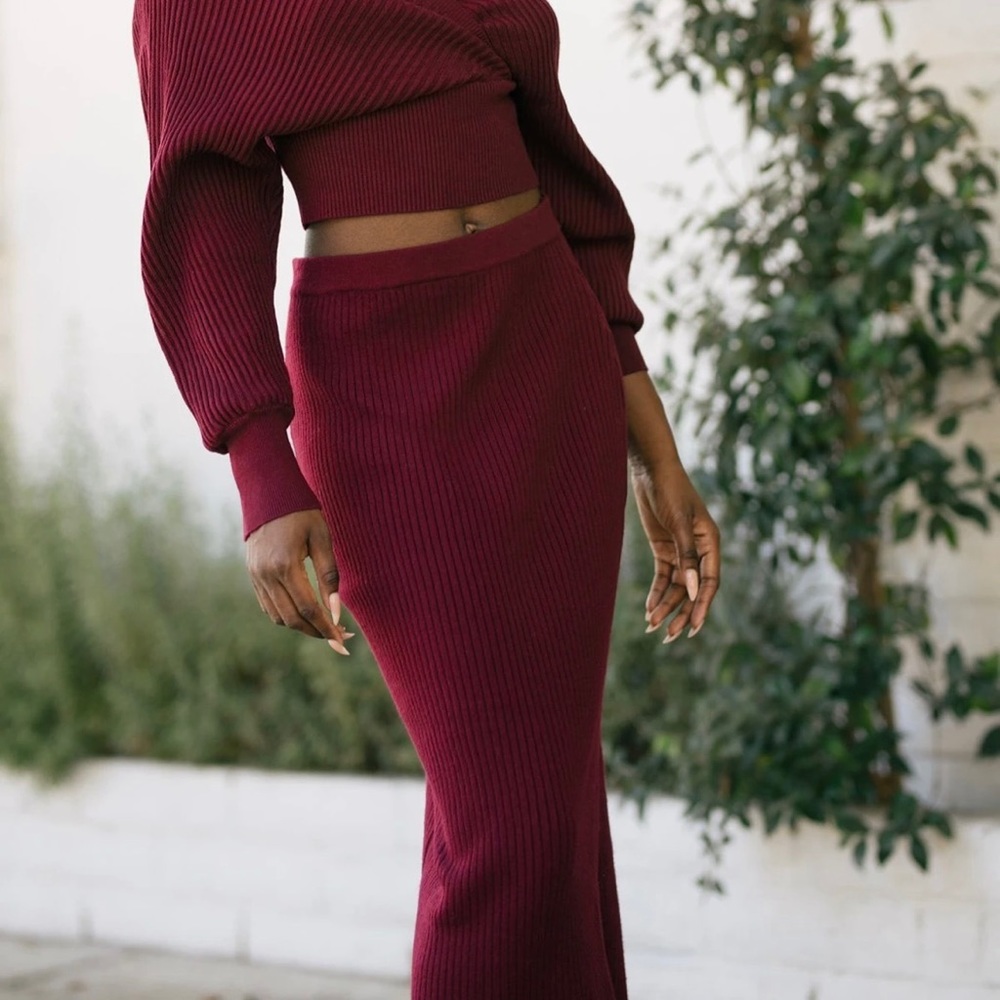 MORNING LAVENDER She + Sky Isabella Ribbed Knit Burgundy Sweater Midi Skirt